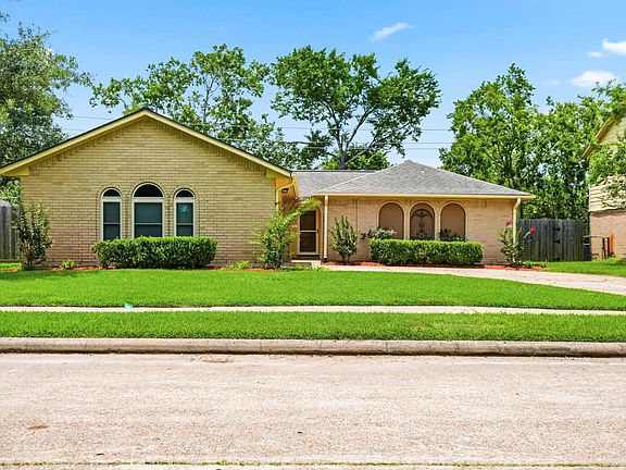 2nd image of 2708 Shady Creek Dr