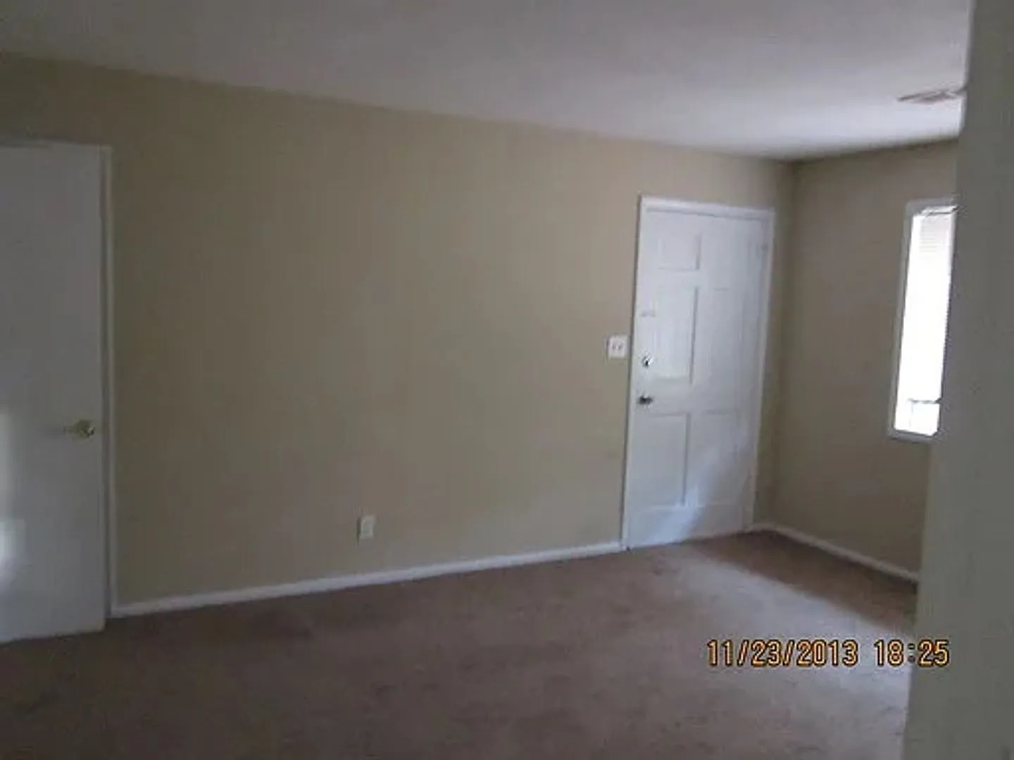 Room in 2 Bedroom Home at Allen Dr — Photo 3