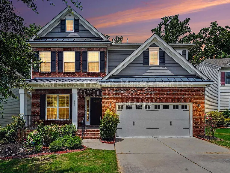 655 Brookhaven Dr — Photo 2