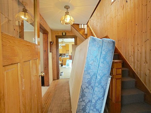 4th image of 834 Bear River Rd