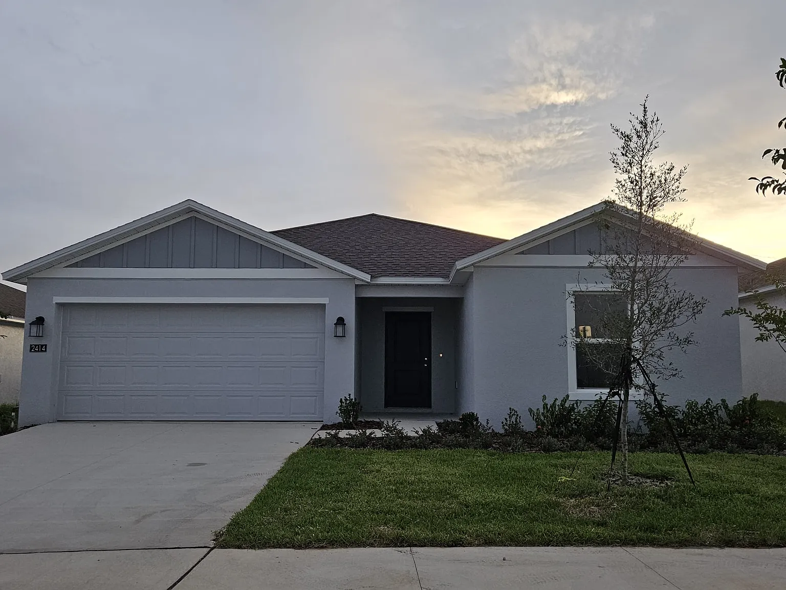 5 bed, 2400 sqft, $750 — Photo 1