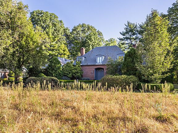 4th image of 1137 Questover Cir