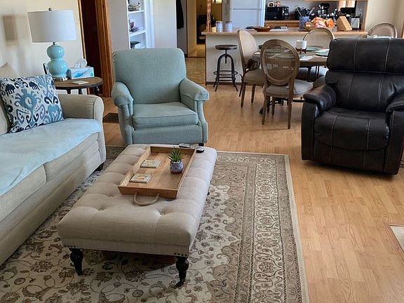 3rd image of 320 Waller Ave