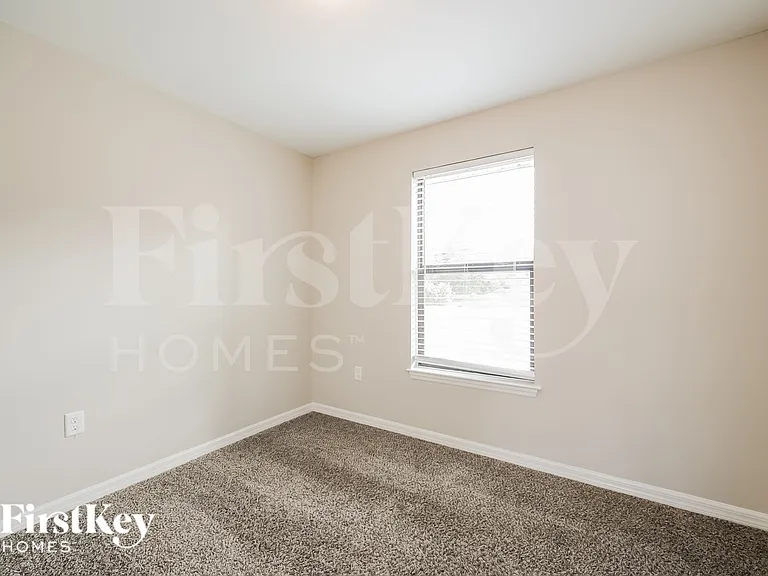 3008 45th St SW — Photo 15