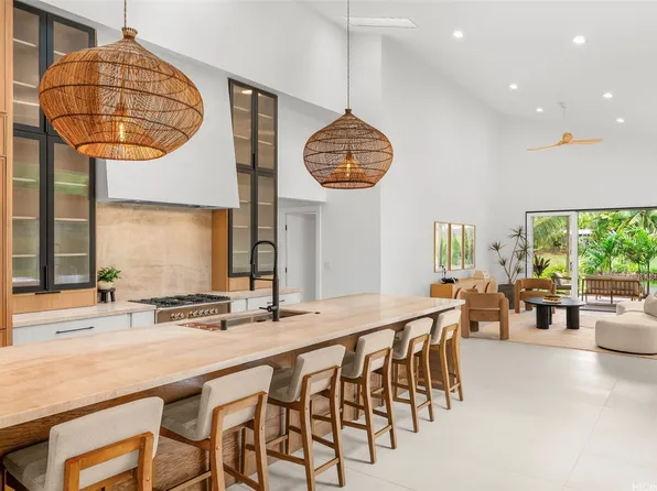 1251 Kainui Dr, Kailua, HI 96734