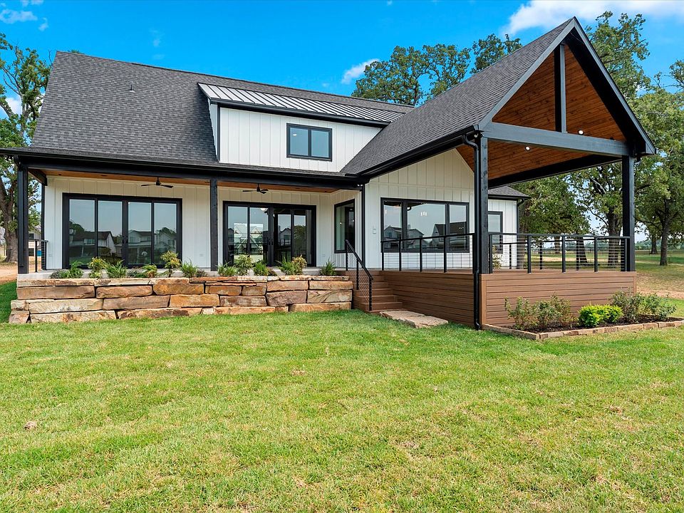1st image of 2565 Groves Dr