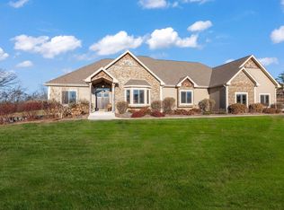 S37W23110 Moyer Way, Town Of Waukesha, WI 53189