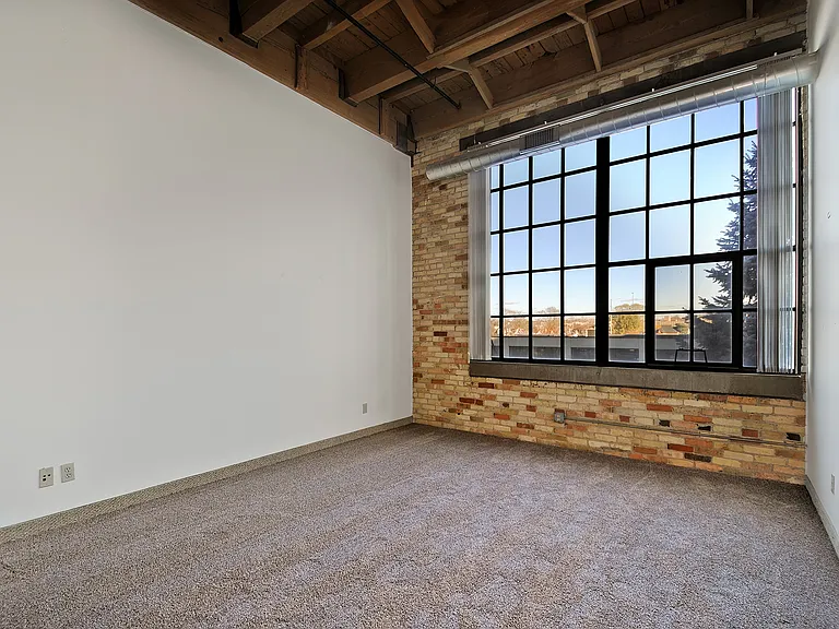 Off Broadway Apartments - Price Per Bedroom — Photo 9