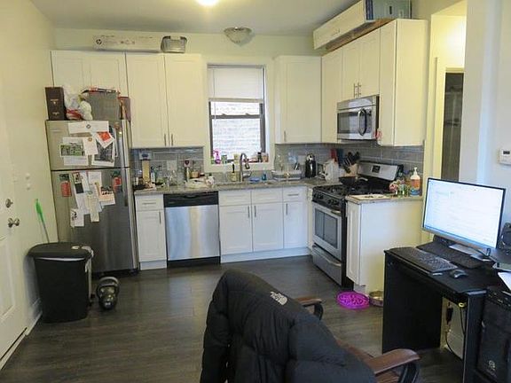 3rd image of 2539 W Carmen Ave APT 1R