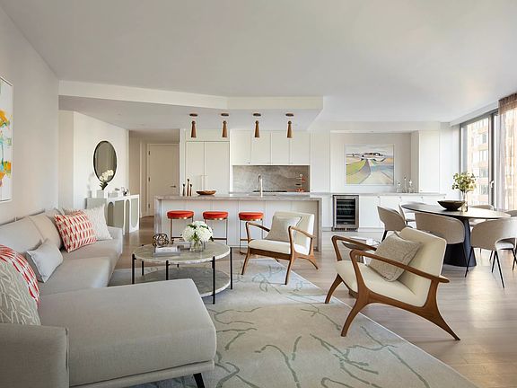 3rd image of 212 W 72nd St #7H