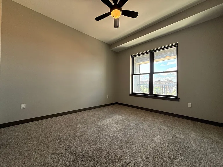 329 12th Ave SE #200 — Photo 21