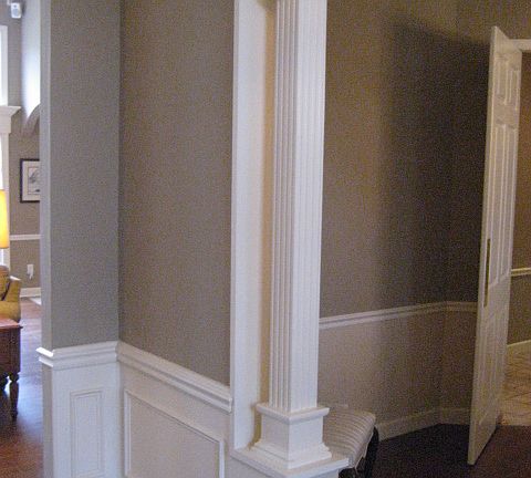 extensive moulding thru out