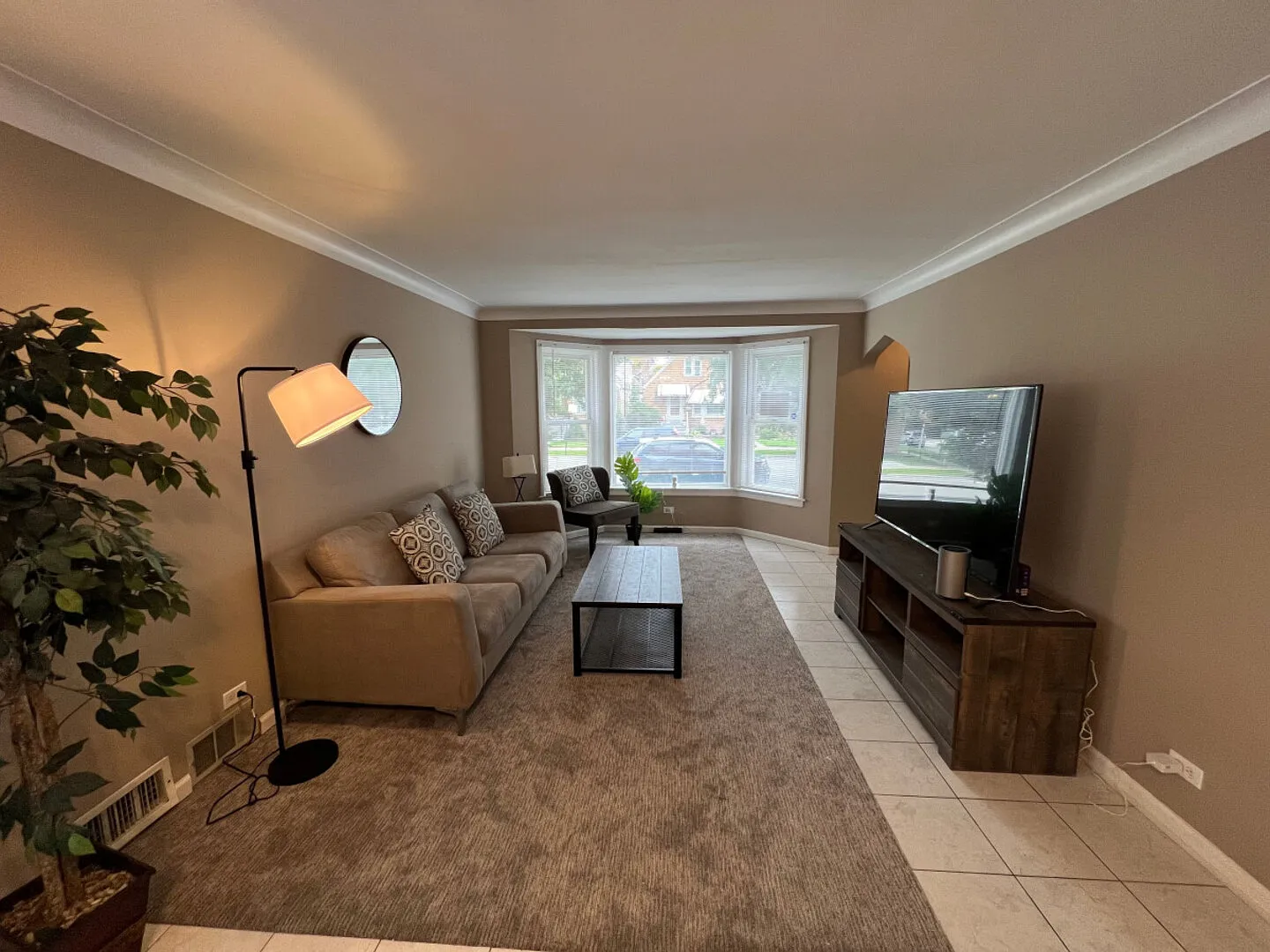 4BR Cozy Home in Chicago — Photo 2
