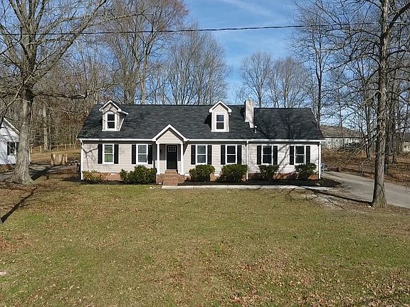 2nd image of 306 Hilltop Dr
