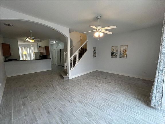 2nd image of 4727 Hemingway House St