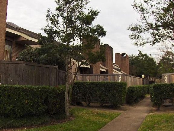 2nd image of 2873 Panagard Dr