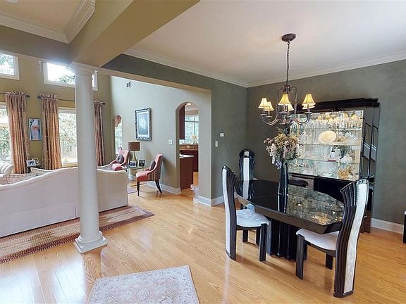 5th image of 580 Wolf Meadow Cv