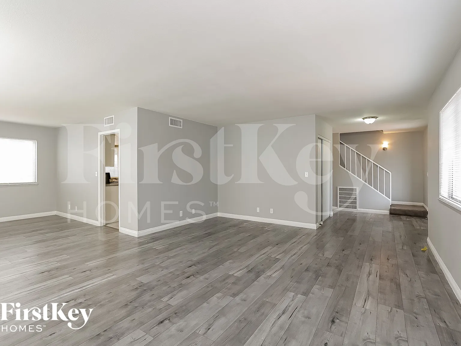 4 bed, 2.5 bath, 2507 sqft, $2,495 — Photo 3