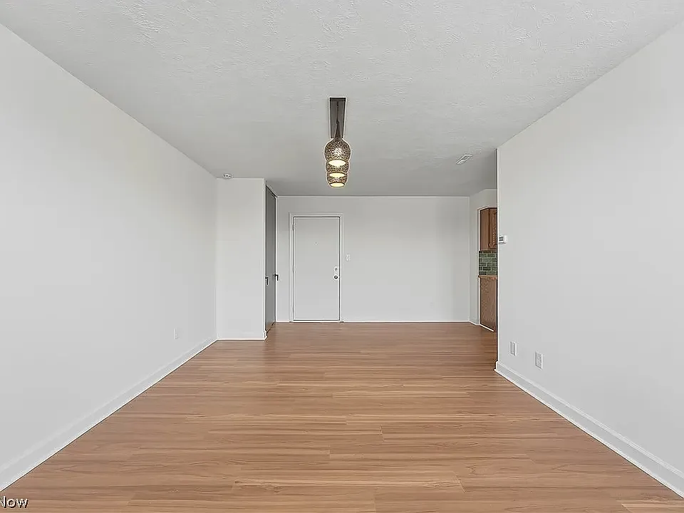 2 bed, $1,400 — Photo 4