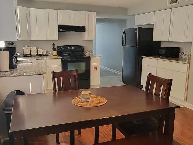 133 Hopkins Blvd #B — Photo 4
