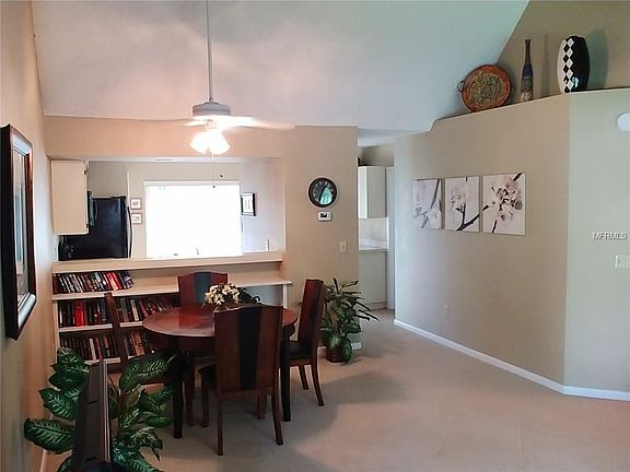 4th image of 4923 Sunnybrook Dr Unit 24