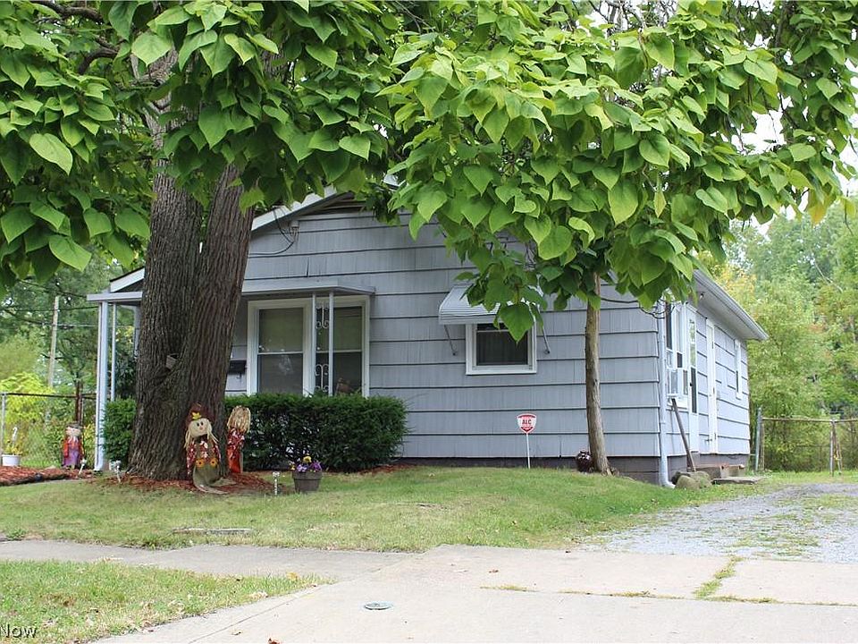2nd image of 730 3rd St SW