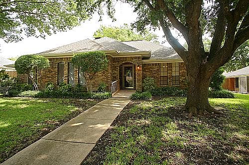 1st image of 4021 Bandera Dr