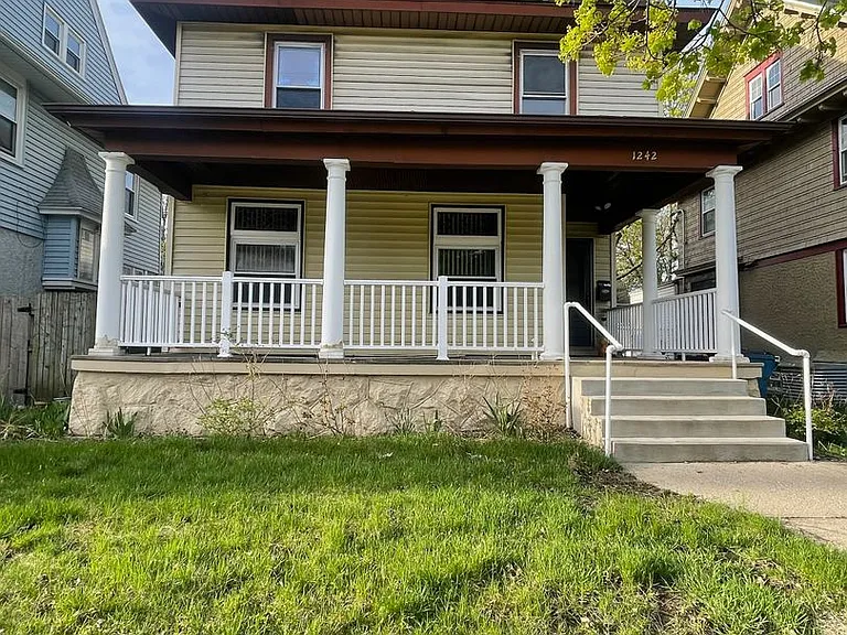 1242 Wealthy St SE — Photo 1