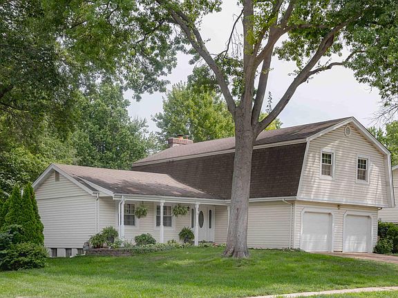 2nd image of 15963 Country Ridge Dr