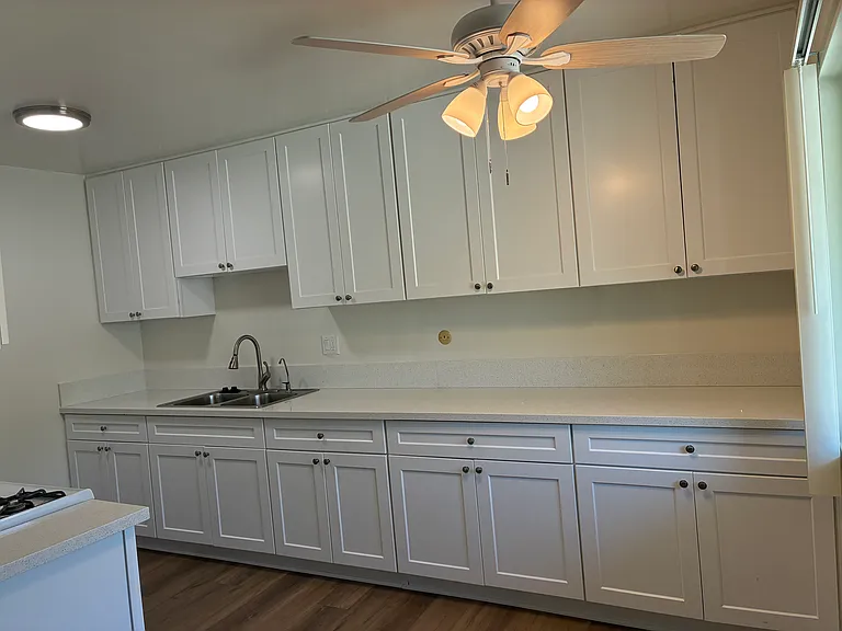 319 N Kenwood St #6 — Photo 14