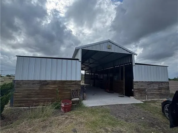 4077 Mile 2 1/2 E, Mercedes, TX 78570