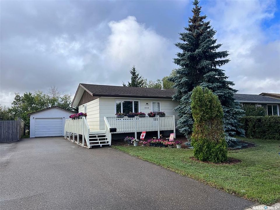 1st image of 10112 Ross Cres