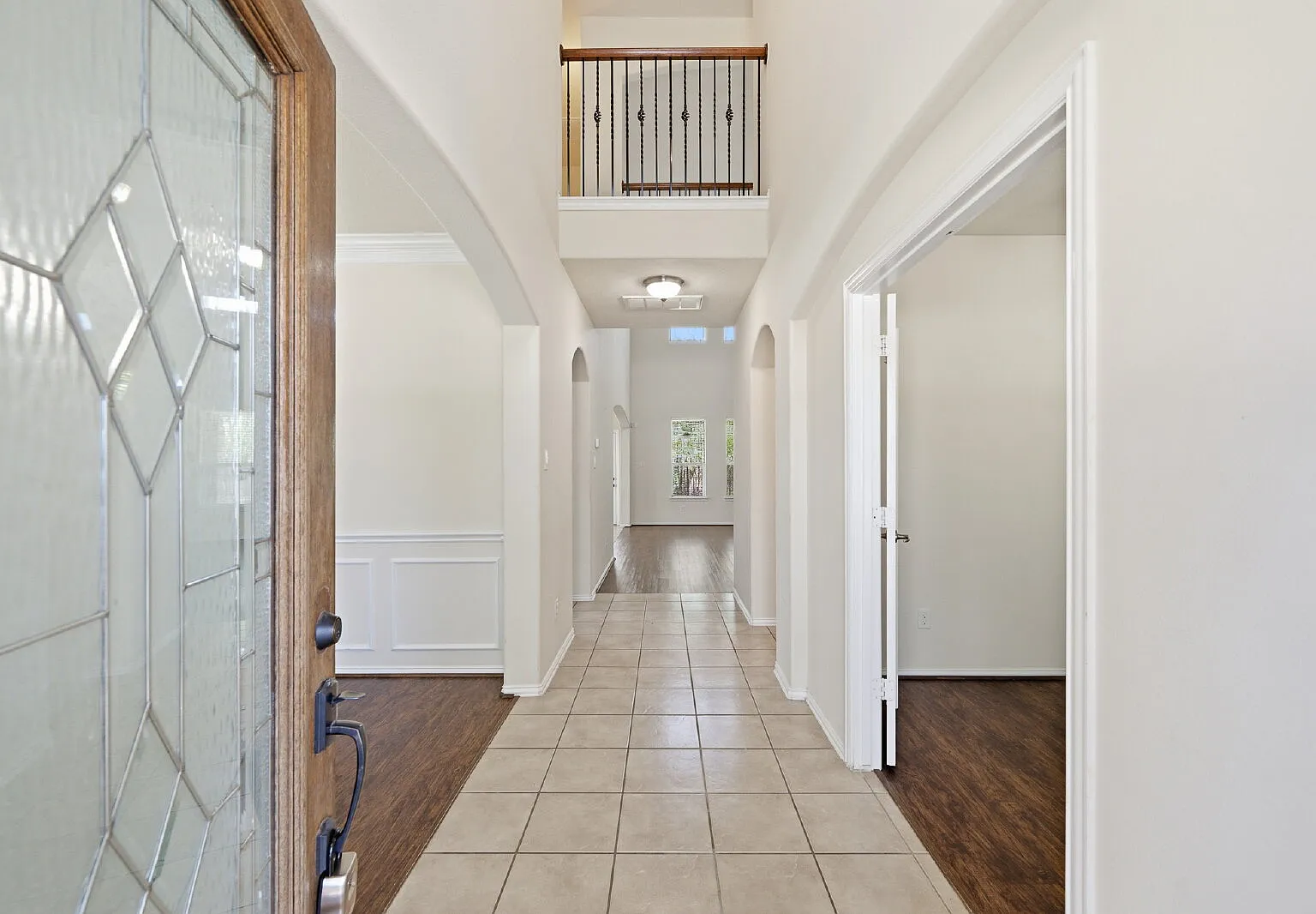 4 bed, 3.5 bath, 3210 sqft, $3,300 — Photo 4