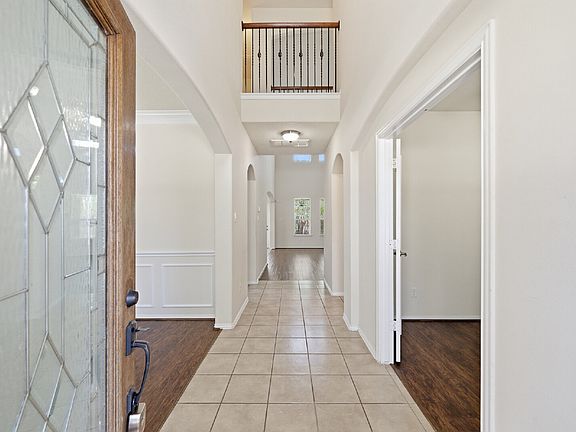 4th image of 2117 Rushing Spring Dr