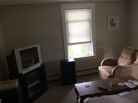 5th image of 164 Woodward Ave