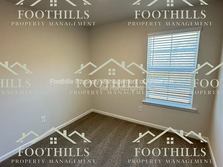 226 Islay Way — Photo 10