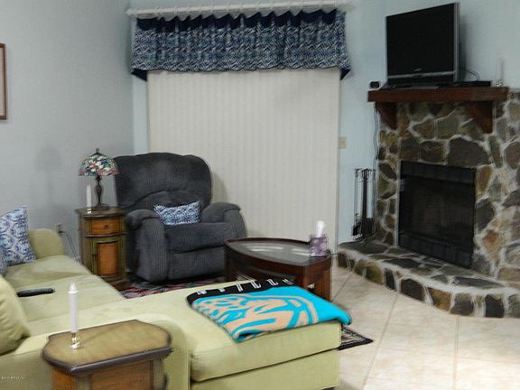 3rd image of 3085 Falconer Dr