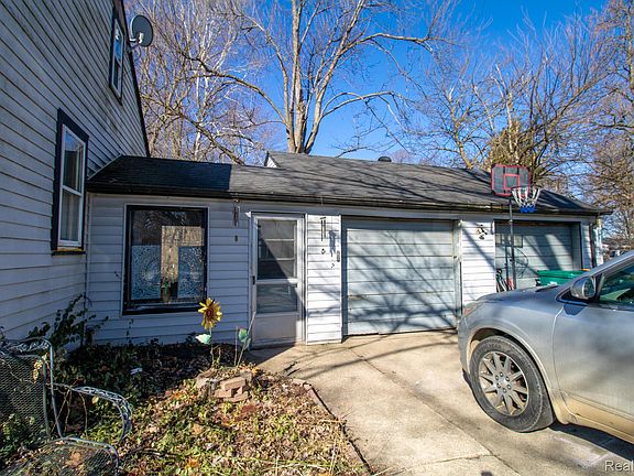 4th image of 8080 Wayne Rd