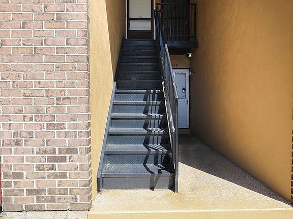 4th image of 108 Chelsea Cir