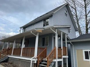 9374 Ashwell Rd #1A, Chilliwack, BC V2P3W1