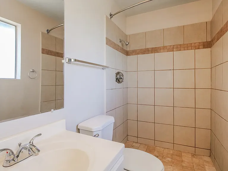8037 E Oak St — Photo 11