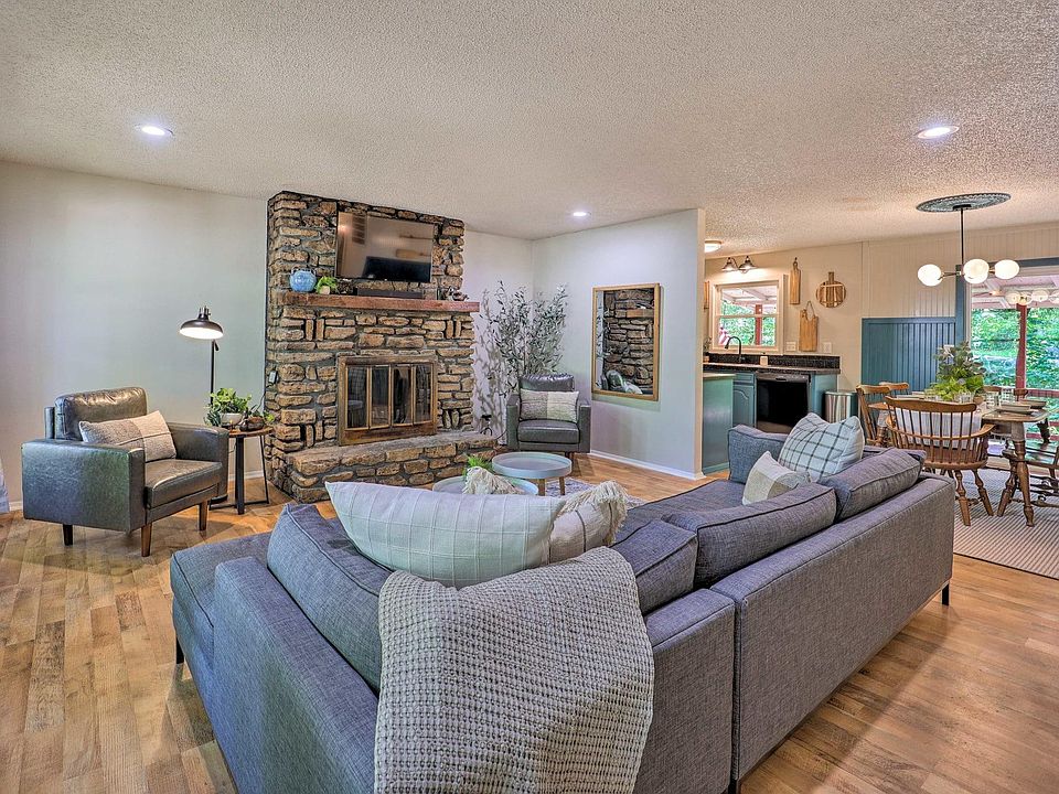1st image of 7 Brompton Ln