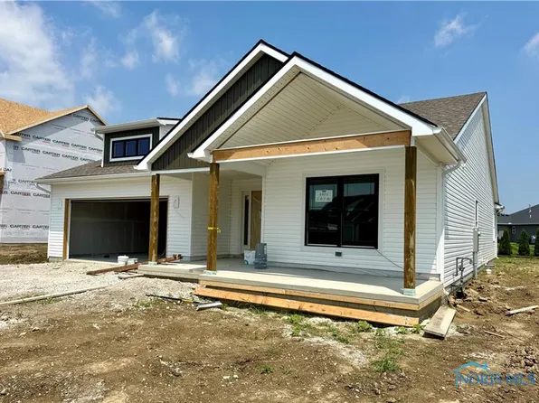 5071 Magnolia Dr, Oregon, OH 43616
