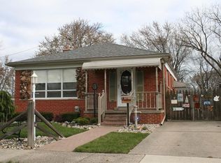23214 Oakwood Ave, Eastpointe, MI 48021