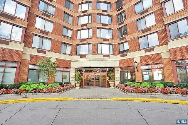 1st image of 100 Old Palisade Rd APT 3505