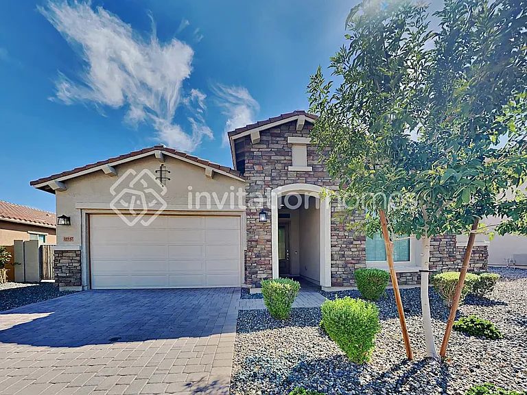 18947 W Oregon Ave — Photo 1