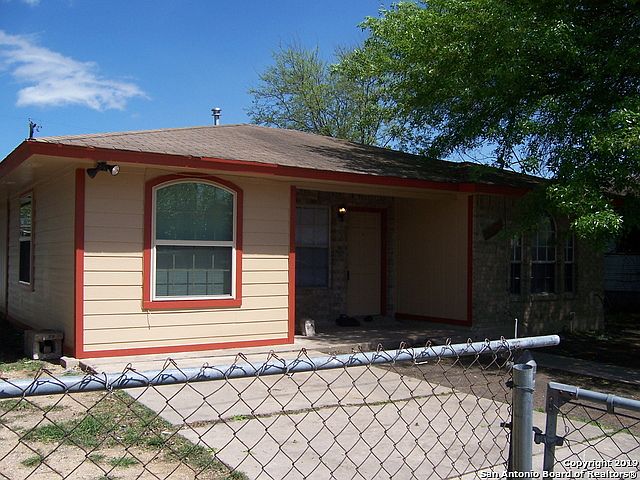 1st image of 511 San Patricio St