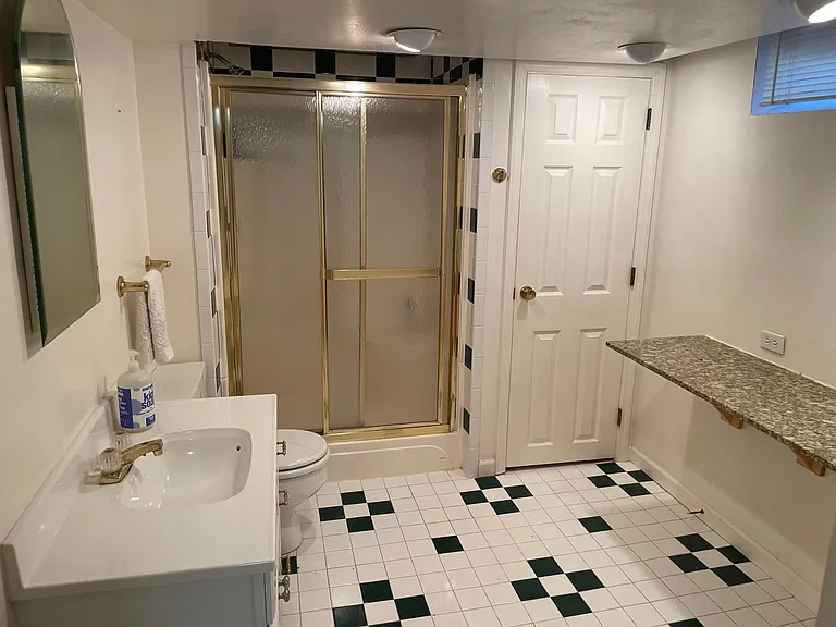 6936 Ravenscroft Dr — Photo 23