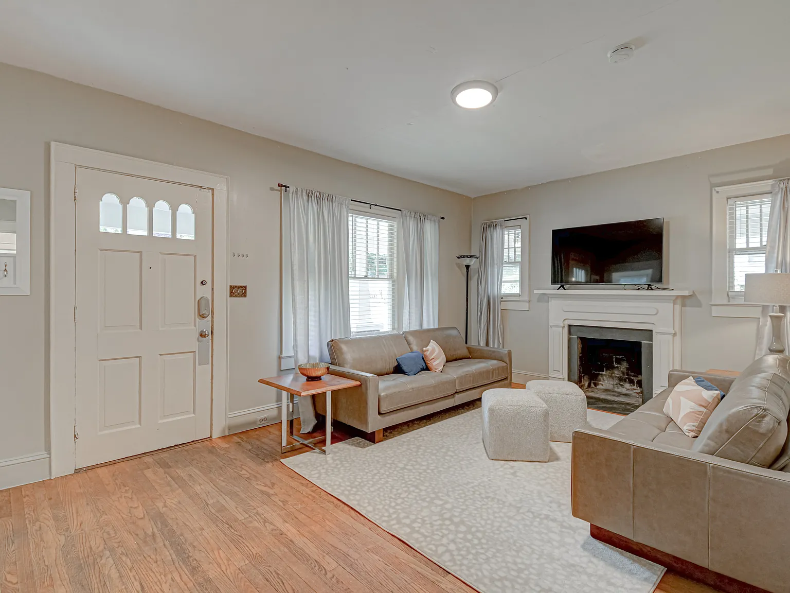 4 bed, 2045 sqft, $5,000 — Photo 4