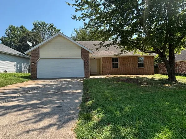 3120 S Manley Ave, Springfield, MO 65807